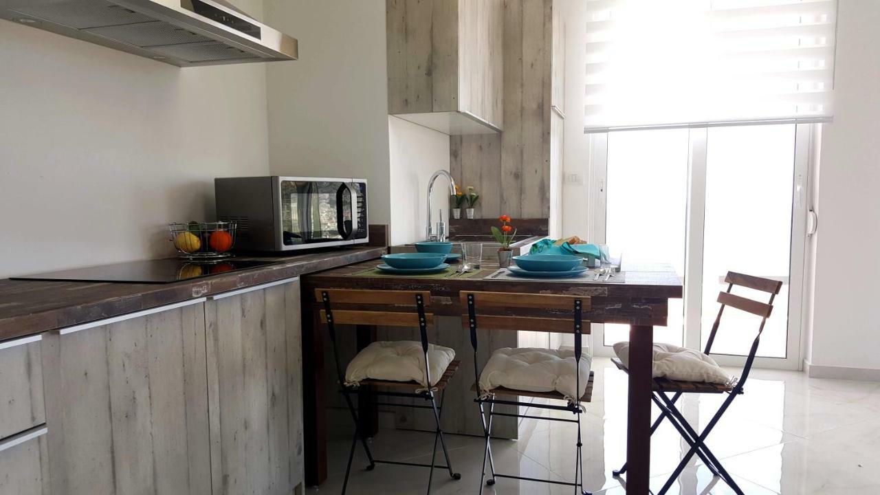 Cirasola Home - White Residence 1 Sarande Bagian luar foto